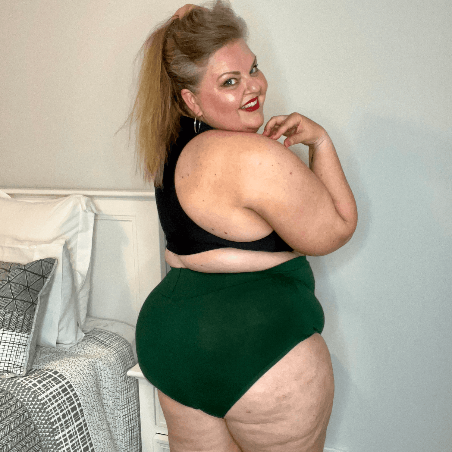 Super High Waist Knickers - Hit the Bottle Green - Test UK